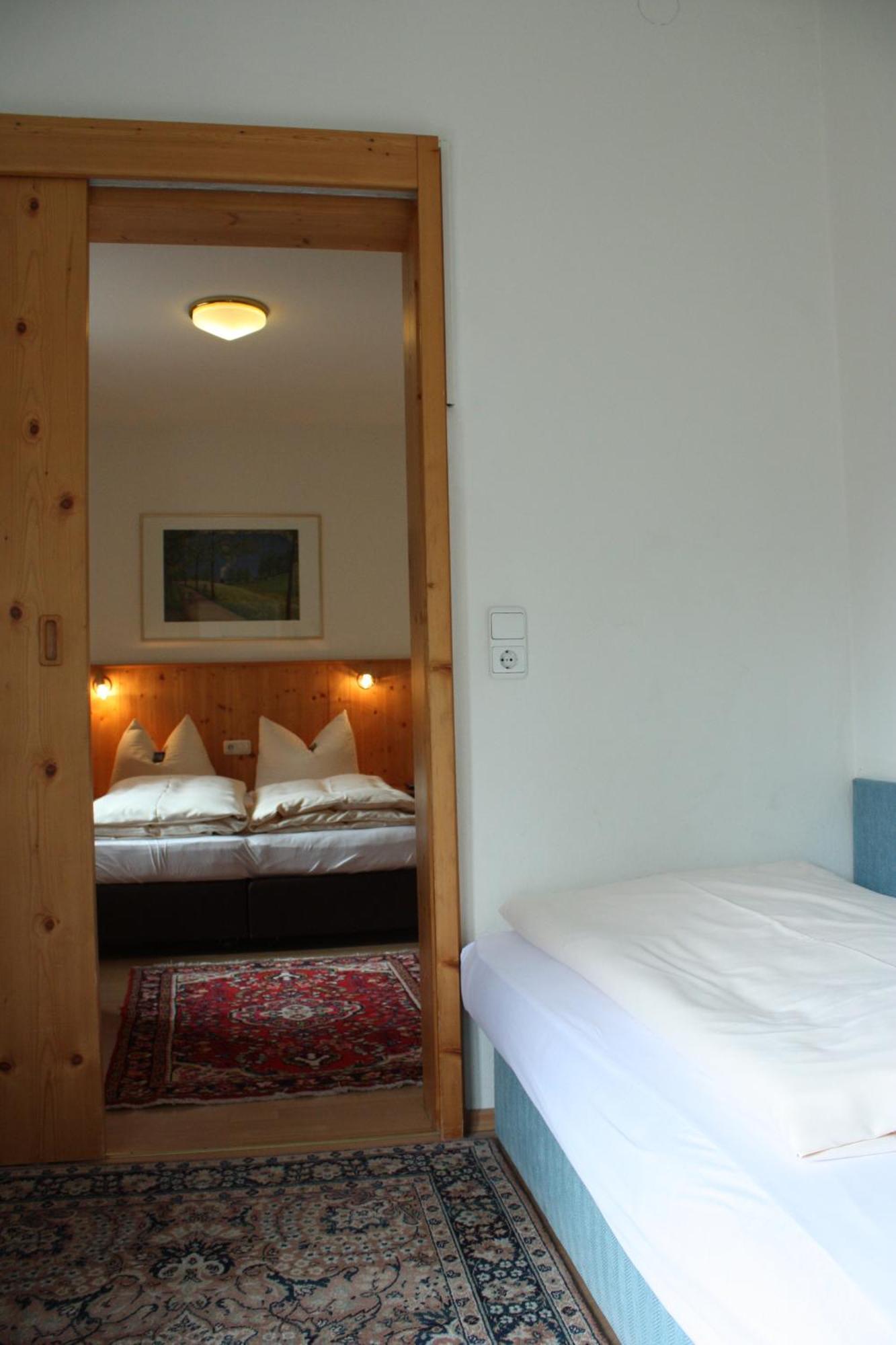 Hotel Garni Otto Huber Oberammergau Zimmer foto